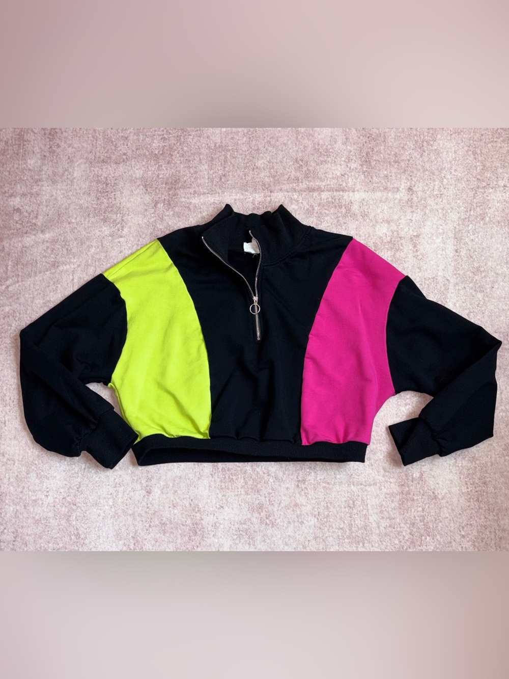 Size Medium Womens Quarter Zip Crop Top